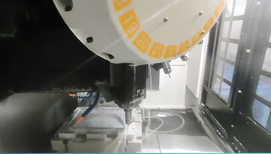 鉆攻中心加工汽車零部件