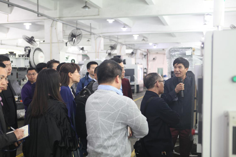 機械行業(yè)協(xié)會參觀華亞數(shù)控車間 機械行業(yè)協(xié)會參觀華亞數(shù)控車間