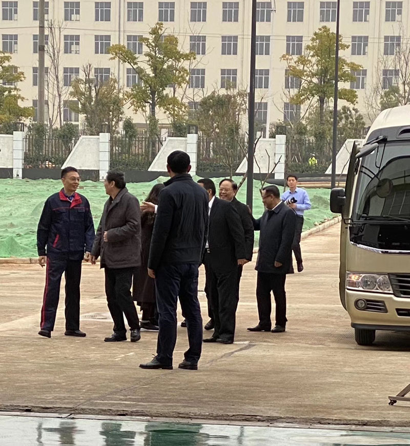 湖南省委書(shū)記杜家毫一行來(lái)華亞數(shù)控懷化生產(chǎn)基地視察 湖南省委書(shū)記杜家毫一行來(lái)華亞數(shù)控懷化生產(chǎn)基地視察