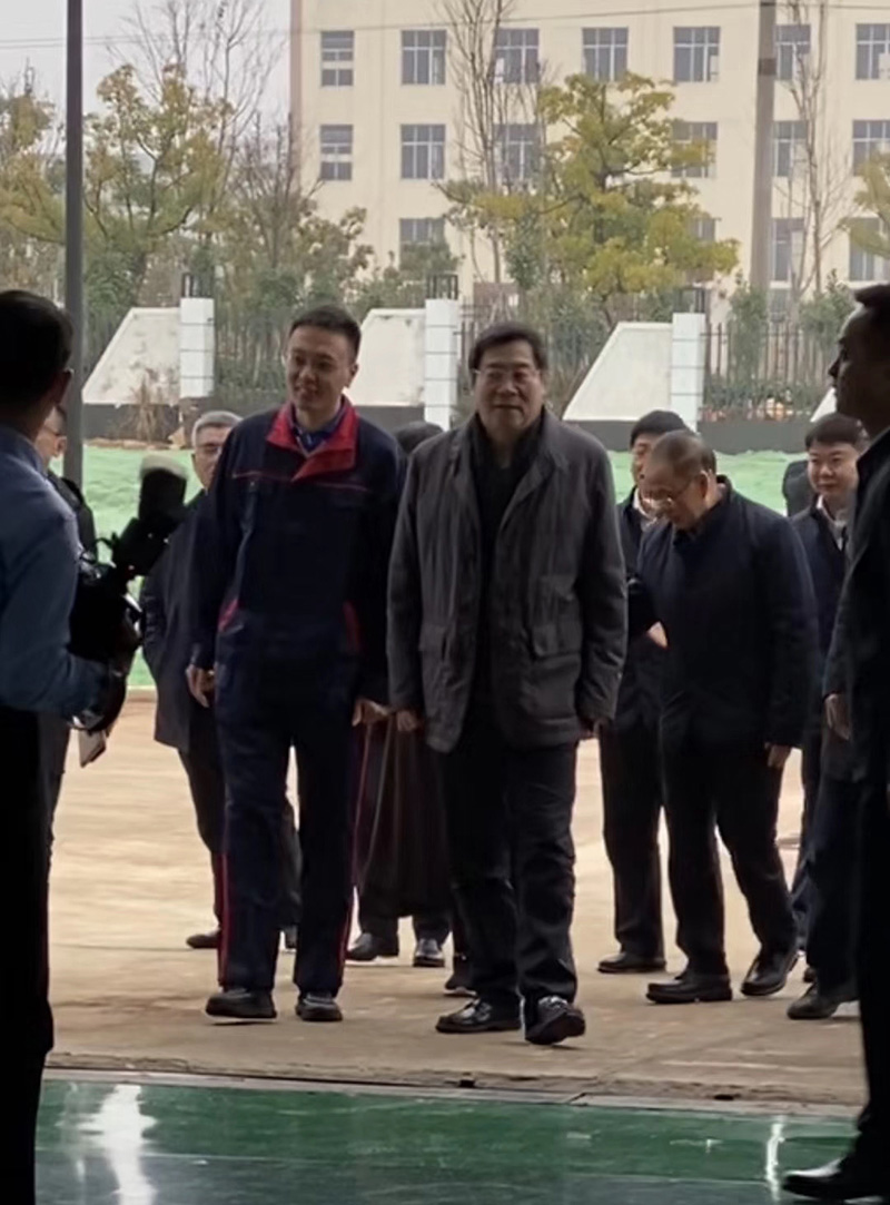 湖南省委書(shū)記杜家毫一行來(lái)華亞數(shù)控懷化生產(chǎn)基地視察 湖南省委書(shū)記杜家毫一行來(lái)華亞數(shù)控懷化生產(chǎn)基地視察